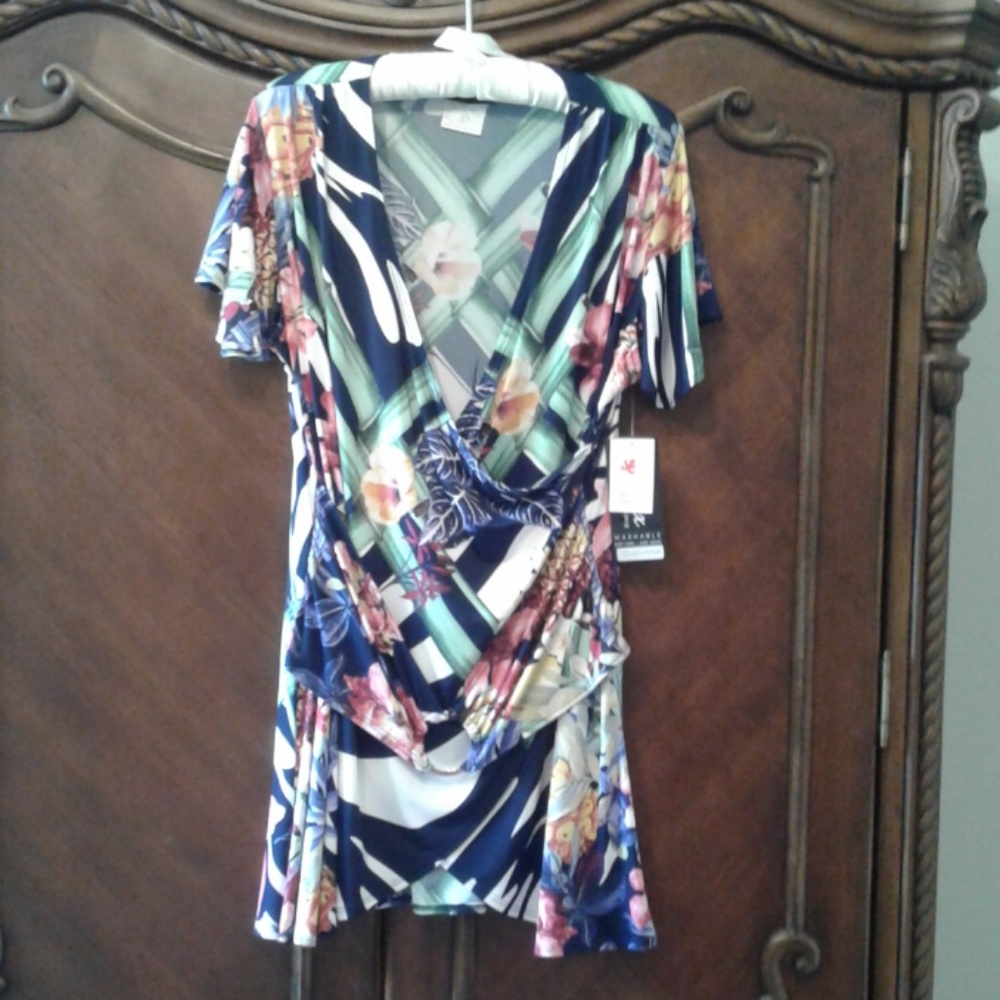 BEAUTIFUL long top